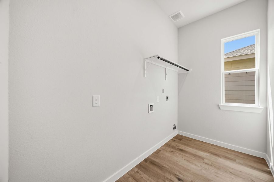 1204 Lilly Ln - Mansfield B - Utility Room