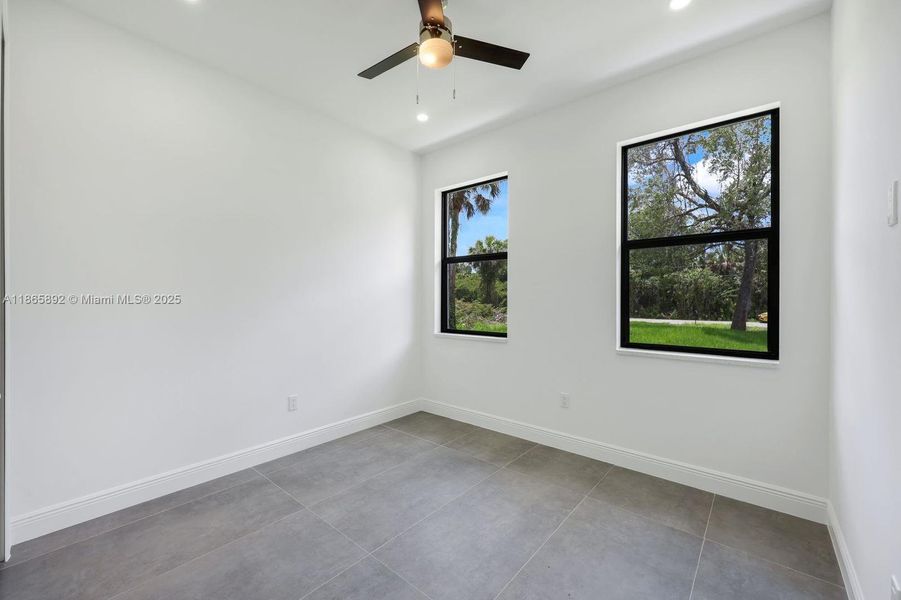 Spacious, unfurnished interior of a new home in , Naples (Image 9).