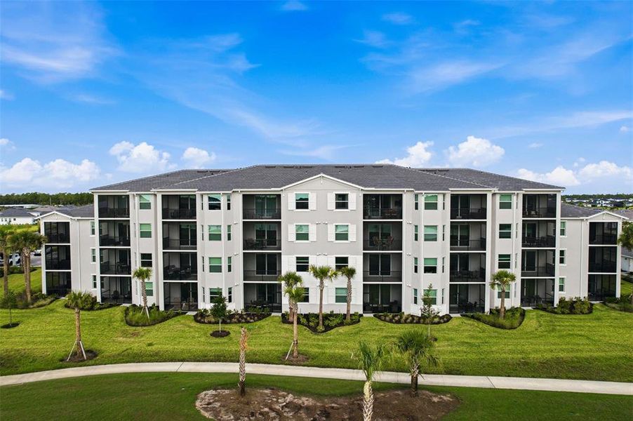 Condo located in Punta Gorda, FL showcasing its design and architecture (Image 3). Condo located in Punta Gorda, FL showcasing its design and architecture (Image 3).