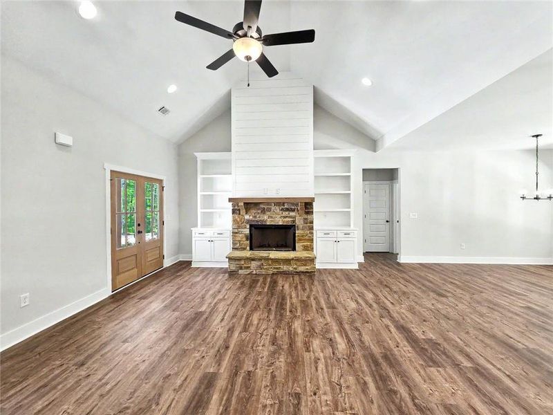 Spacious, unfurnished interior of a new home in , Dallas (Image 15).