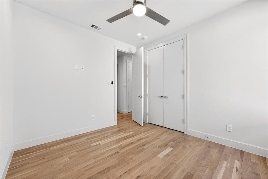 Spacious, unfurnished interior of a new home in , Dallas (Image 32).