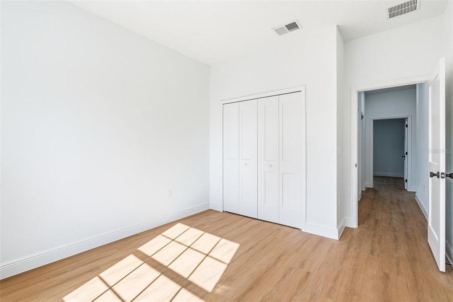 Spacious, unfurnished interior of a new home in , Ocala (Image 20).