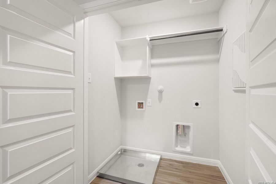 Spacious, unfurnished interior of a new home in Applewhite Meadows, San Antonio (Image 26).