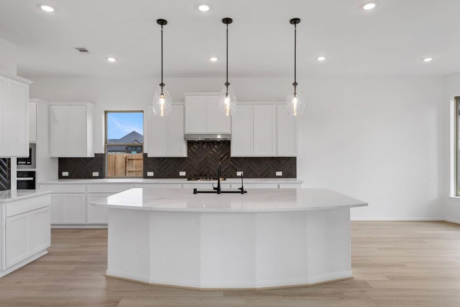 Furnished interior view inside a new home in Valencia, Manvel (Image 13).