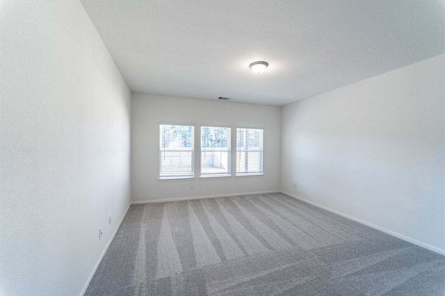 Spacious, unfurnished interior of a new home in Cielo, Conroe (Image 16).
