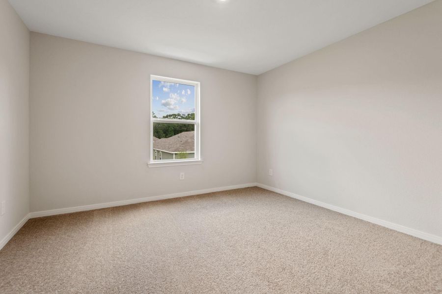 Spacious, unfurnished interior of a new home in Pinewood Trails, Cleveland (Image 12).