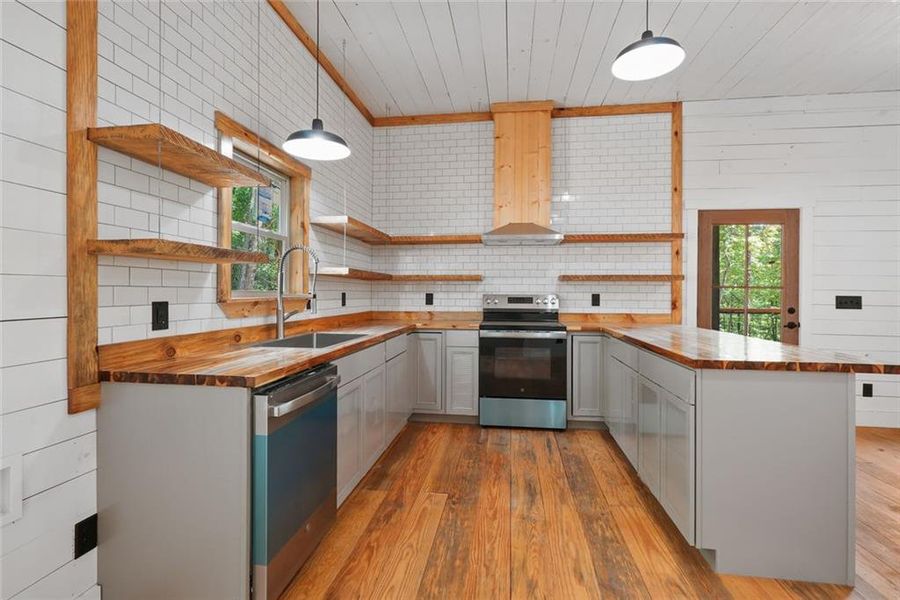 Furnished interior view inside a new home in , Sautee Nacoochee (Image 4). Furnished interior view inside a new home in , Sautee Nacoochee (Image 4).