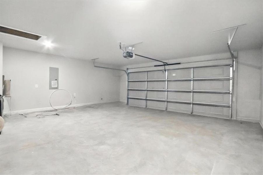 Spacious, unfurnished interior of a new home in , Hartwell (Image 12).