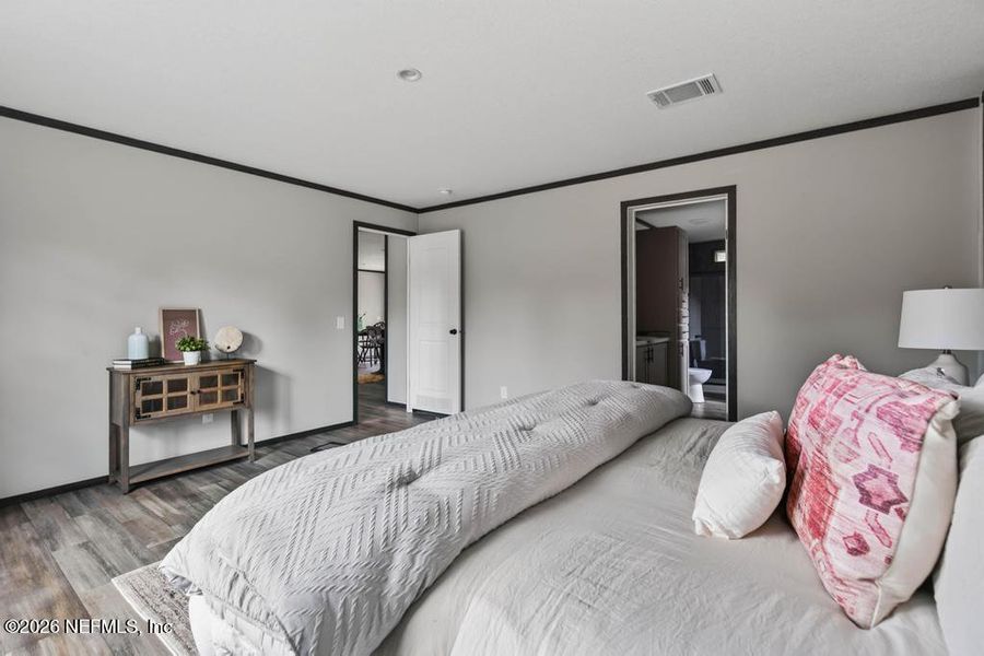 Furnished interior view inside a new home in , Callahan (Image 39).