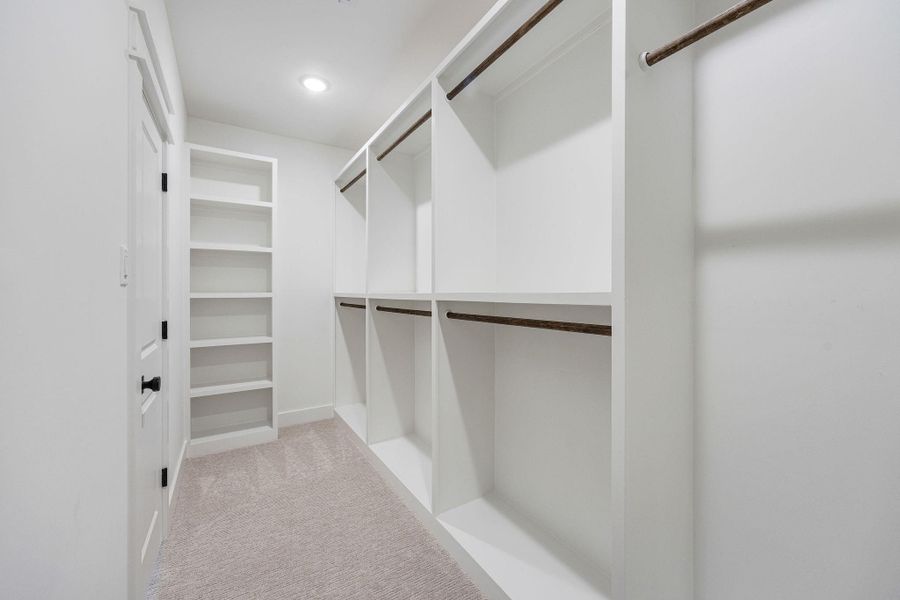 Spacious, unfurnished interior of a new home in Montridge, Houston (Image 22).