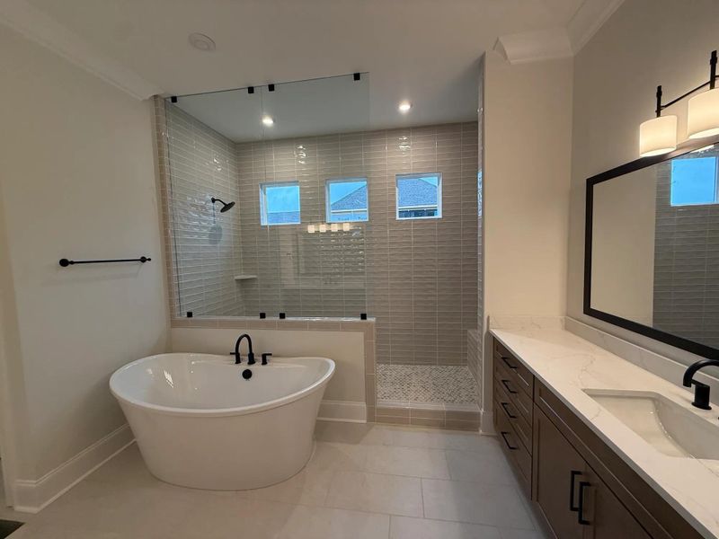 The Dresden D Primary Suite Bathroom