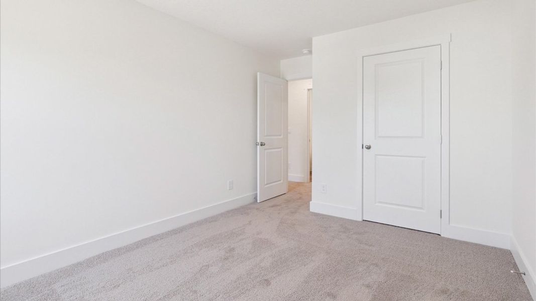 Spacious, unfurnished interior of a new home in Millstone Village, Morristown (Image 16).