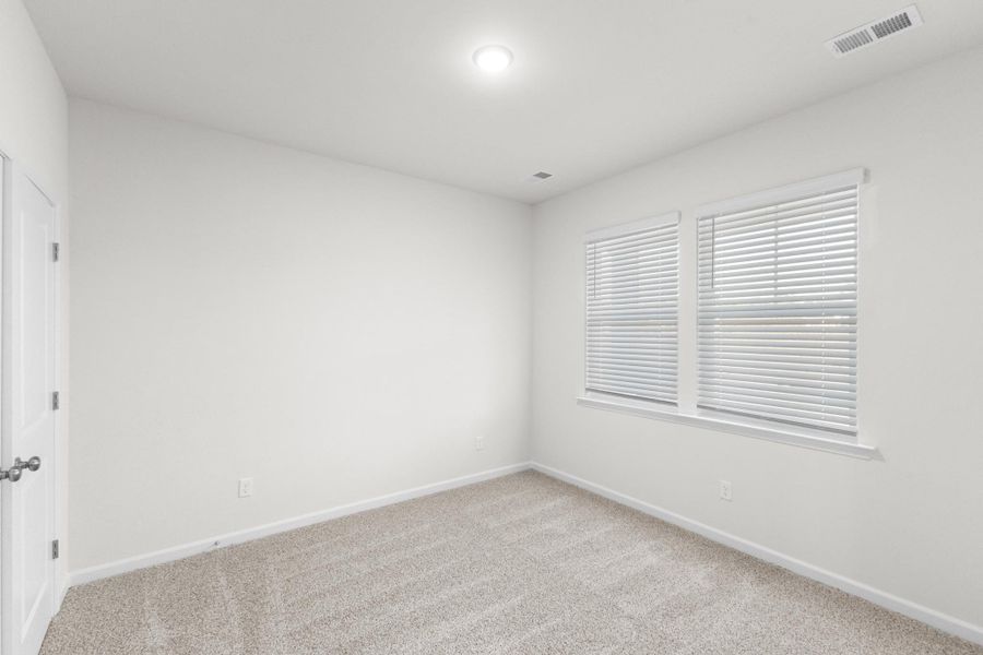 Representative unfurnished interior of a home built from the Congaree by Veranda Homes in Hitchcock Preserve 55', Aiken (Image 32).