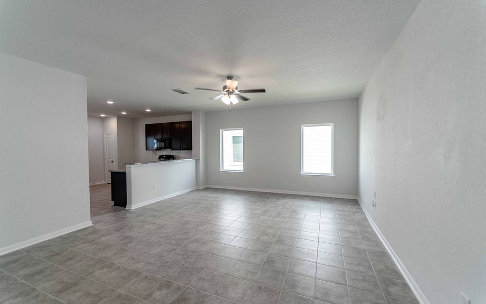 Spacious, unfurnished interior of a new home in Morgan Meadows, San Antonio (Image 6).