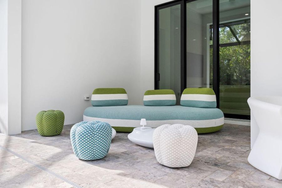 43-web-or-mls-1930_Frosted_Turquoise_Way