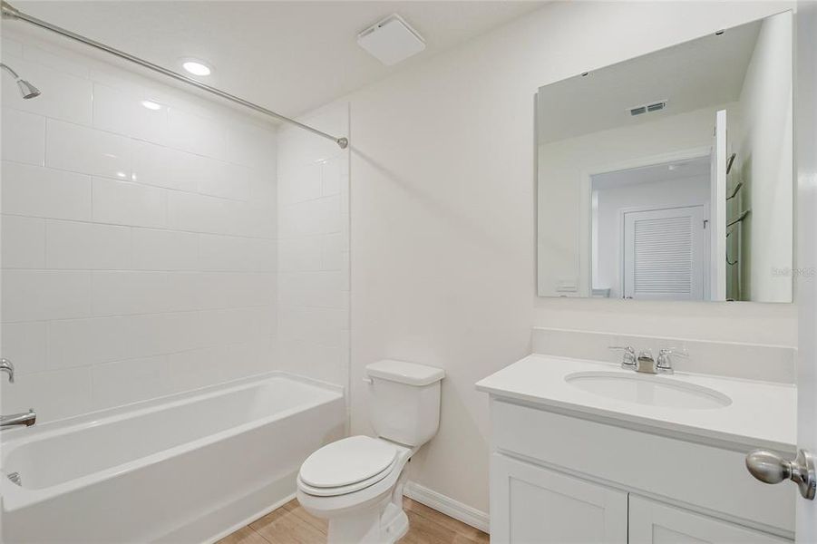 Furnished interior view inside a new home in , Kissimmee (Image 4).