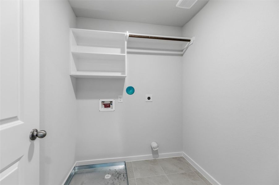 Spacious, unfurnished interior of a new home in Colony at Pinehurst, Pinehurst (Image 17).