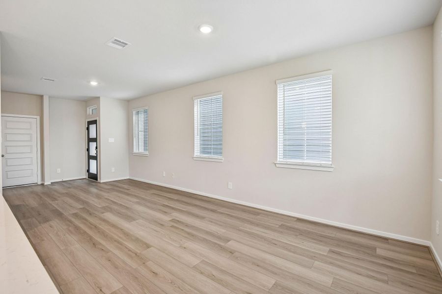 Spacious, unfurnished interior of a new home in Pinewood Trails - City Series, Atascocita (Image 21). Spacious, unfurnished interior of a new home in Pinewood Trails - City Series, Atascocita (Image 21).