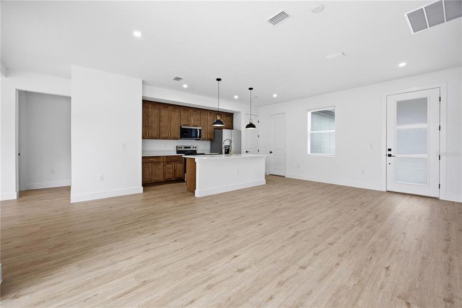 Spacious, unfurnished interior of a new home in , Ocala (Image 32).
