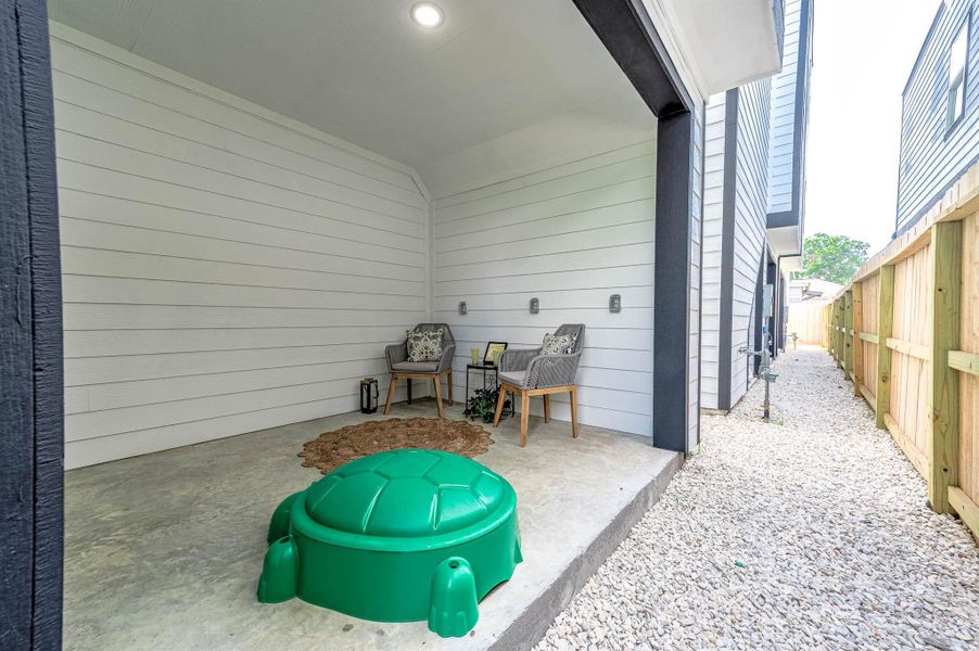 Exterior details and patio area of a home in , Houston (Image 20).