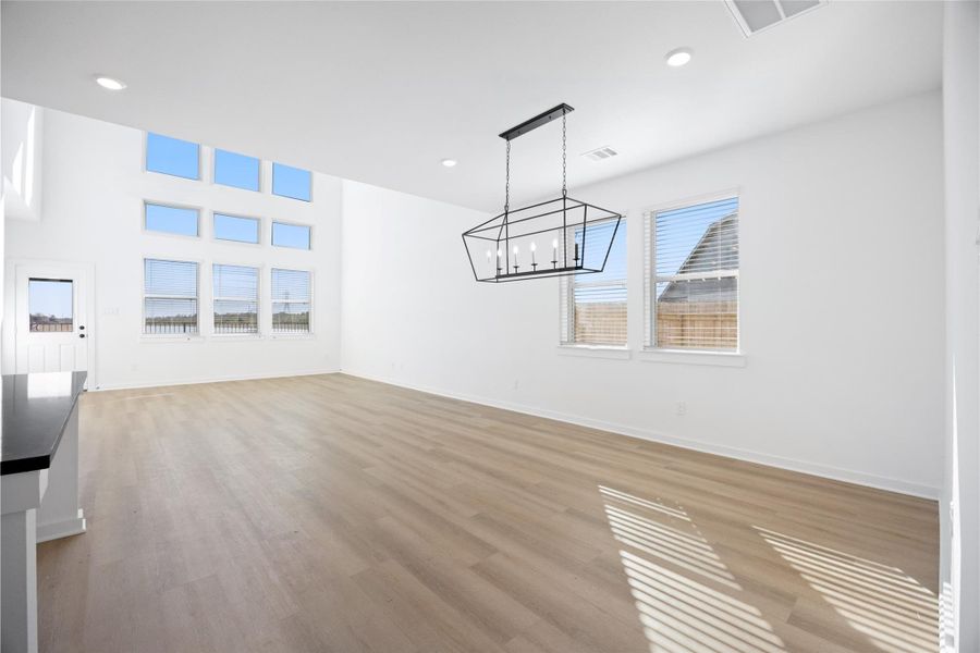 Spacious, unfurnished interior of a new home in Kendall Lakes, Alvin (Image 11). Spacious, unfurnished interior of a new home in Kendall Lakes, Alvin (Image 11).