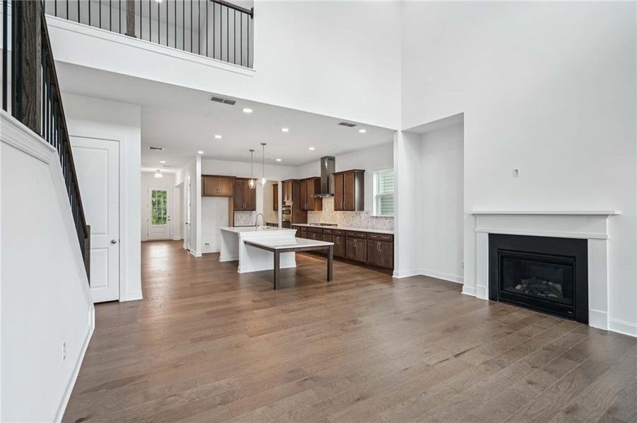 Spacious, unfurnished interior of a new home in East Harbor II at Chestatee, Dawsonville (Image 14).