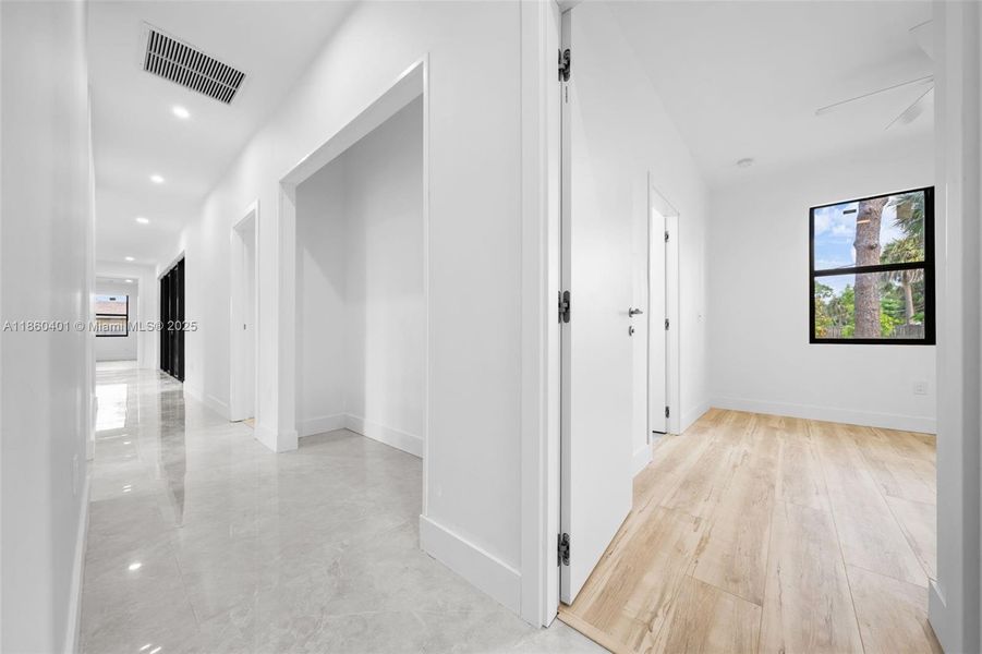 Spacious, unfurnished interior of a new home in , Palm Bay (Image 24).