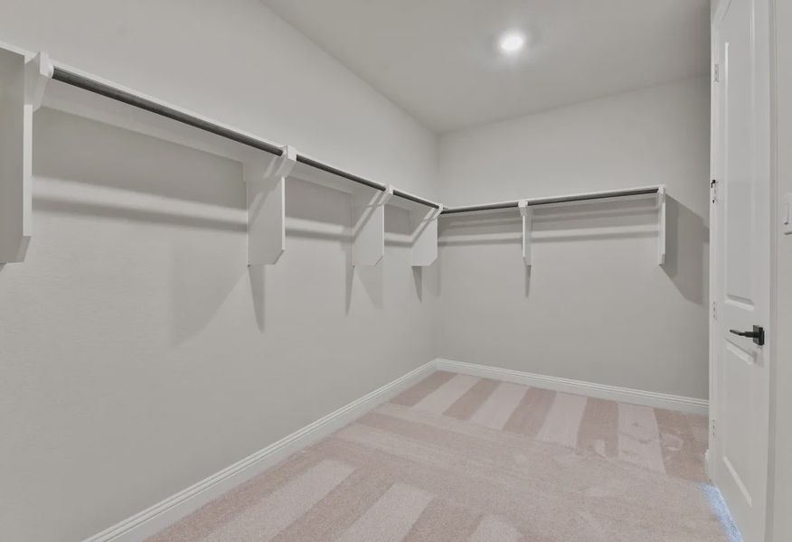 Plan 4046 closet - 9 of 18