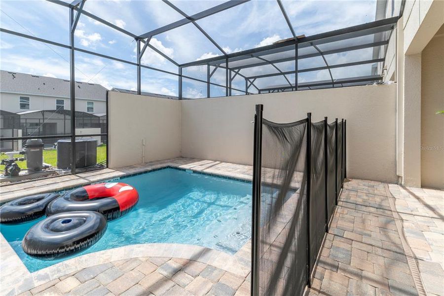 Exterior details and patio area of a home in , Kissimmee (Image 23).