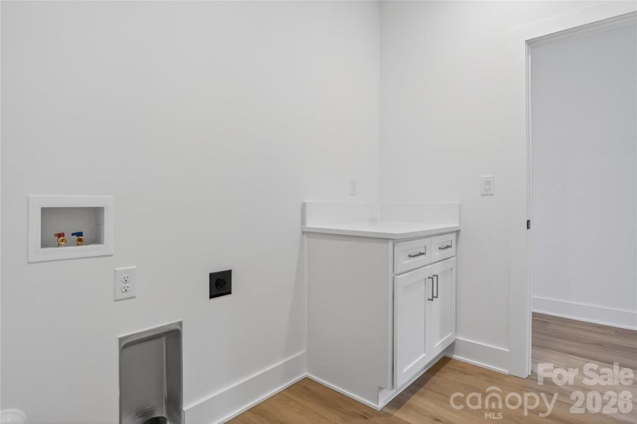 Spacious, unfurnished interior of a new home in , Charlotte (Image 40).