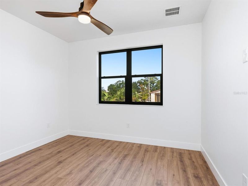 Spacious, unfurnished interior of a new home in , Sarasota (Image 25).