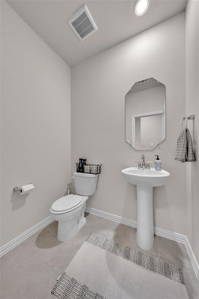 Furnished interior view inside a new home in Briarwood Hills - Highland Series, Forney (Image 28). Furnished interior view inside a new home in Briarwood Hills - Highland Series, Forney (Image 28).