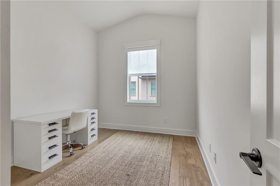 Spacious, unfurnished interior of a new home in Trilith, Fayetteville (Image 22).