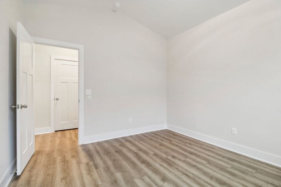 Representative unfurnished interior of a home built from the Baymore II by Great Southern Homes in Edwards Ridge, Central (Image 15).
