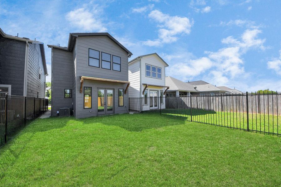 Exterior details and patio area of a home in , Houston (Image 16).