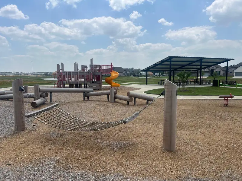 Community amenities in Wood Leaf Reserve, Tomball (Image 12).