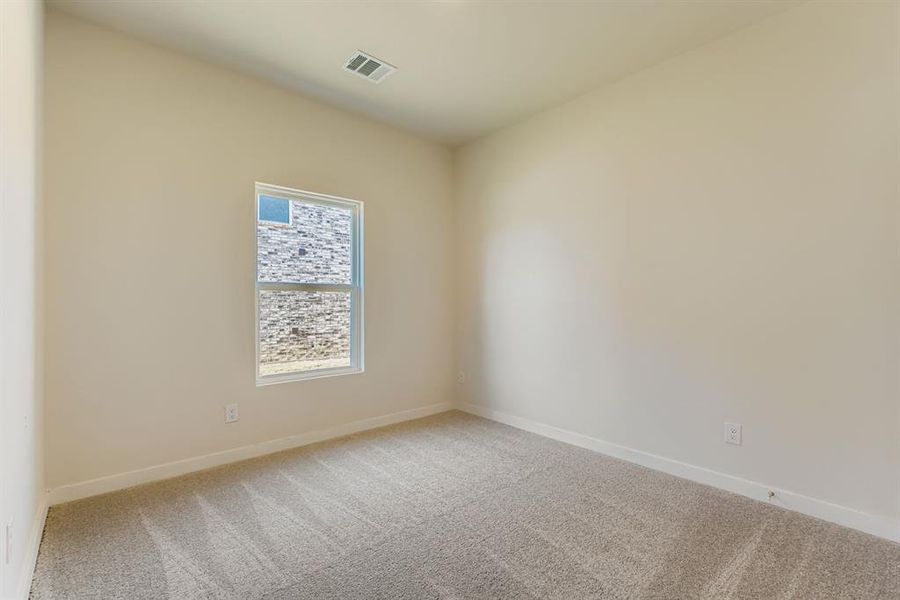 Spacious, unfurnished interior of a new home in Sperling Farms, Ferris (Image 26).