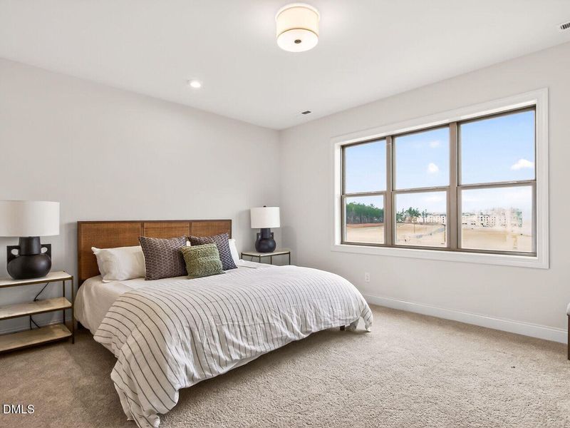 021-1280x960-primary-br