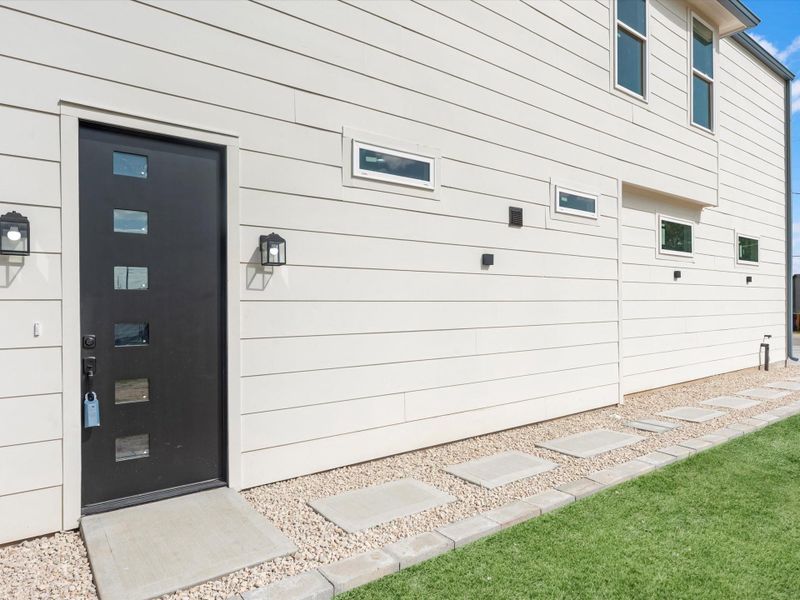 Exterior details and patio area of a home in , Sealy (Image 4).