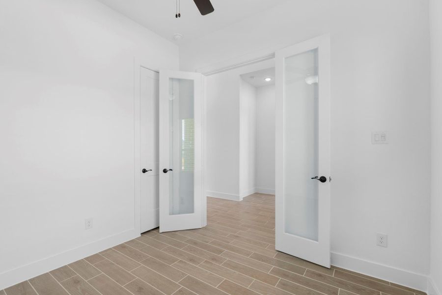 Spacious, unfurnished interior of a new home in Riceland, Mont Belvieu (Image 18).