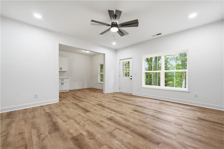 Spacious, unfurnished interior of a new home in , Gainesville (Image 23).