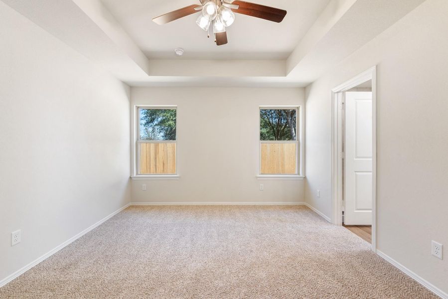 Spacious, unfurnished interior of a new home in , Navasota (Image 28).