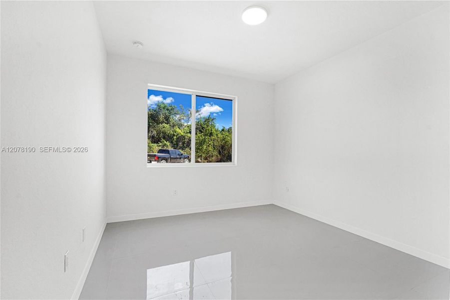 Spacious, unfurnished interior of a new home in , Miami (Image 96).