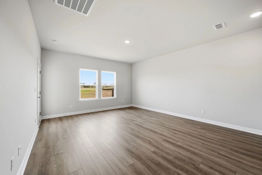 Spacious, unfurnished interior of a new home in Blue Heron Retreat, Little River (Image 11).