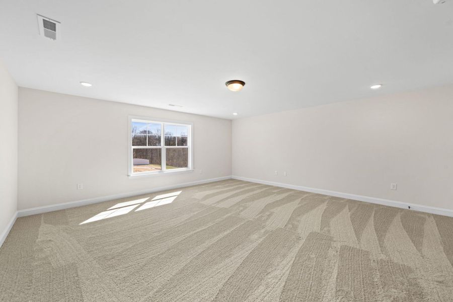 Spacious, unfurnished interior of a new home in Grove Park, Clemmons (Image 30).