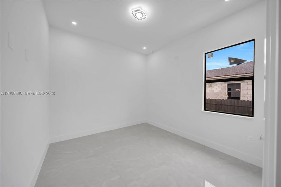 Spacious, unfurnished interior of a new home in , Lehigh Acres (Image 30).