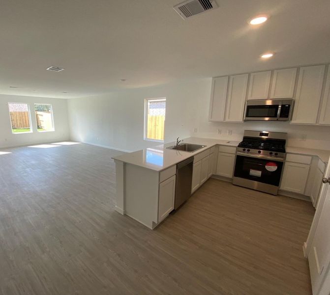 **Photos are representative only. This is not the actual homesite** **Photos are representative only. This is not the actual homesite**