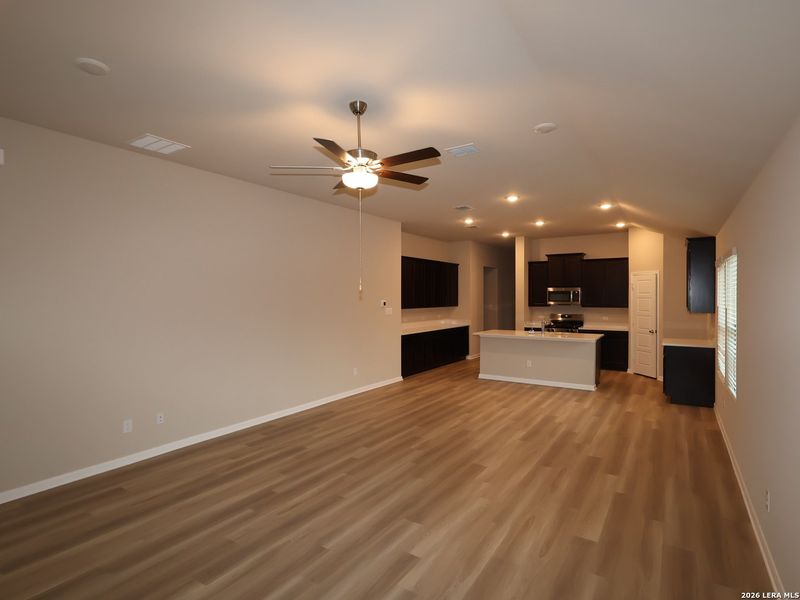 Spacious, unfurnished interior of a new home in Jordan's Ranch, San Antonio (Image 18).