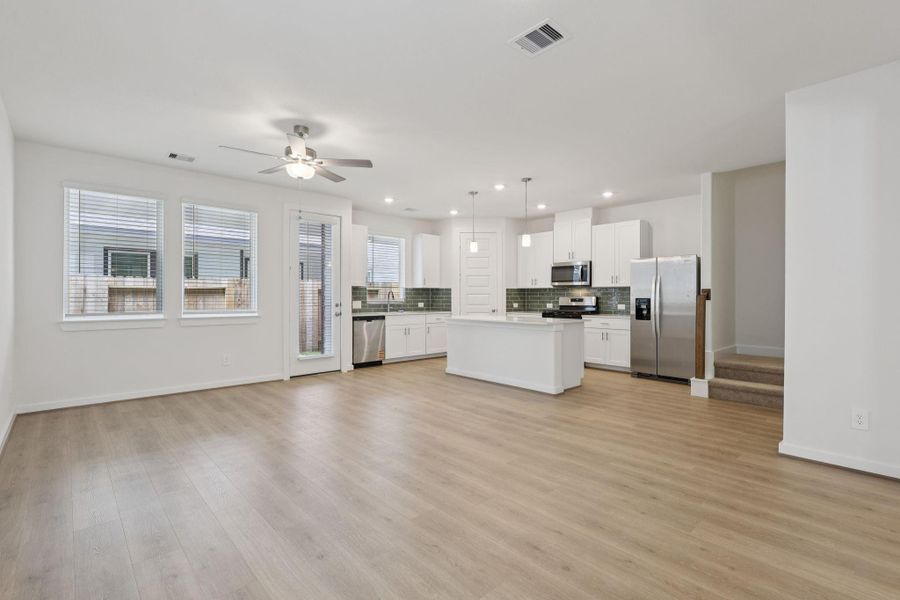 Photo is not of the actual home, but is an inspirational photo of builder’s model home and may depict options, furnishings, and/or decorator features that are not included Photo is not of the actual home, but is an inspirational photo of builder’s model home and may depict options, furnishings, and/or decorator features that are not included