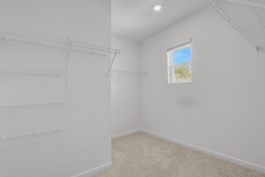 Spacious, unfurnished interior of a new home in , Port St. Lucie (Image 24).